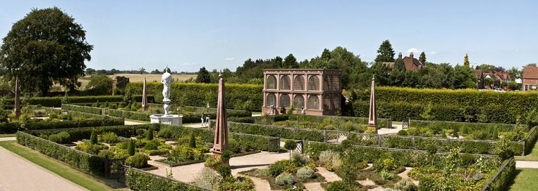 Kenilworth Castle and Elizabethan Garden. The ruins are best known as the home of Robert Dudley, the great love of Queen Elizabeth I.