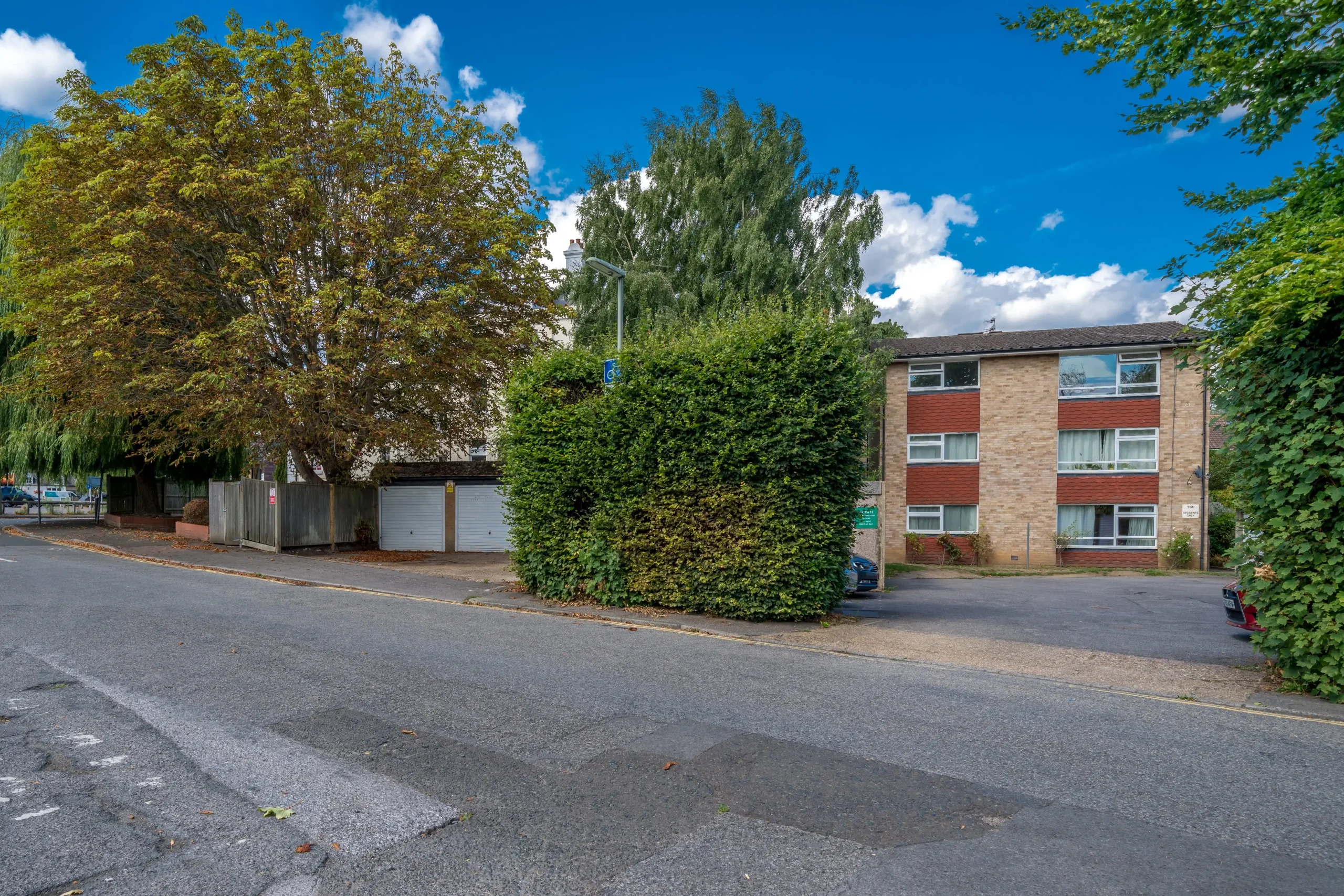Book a Serviced Apartment in Redhill at 160 Station Road | Sublime Stays